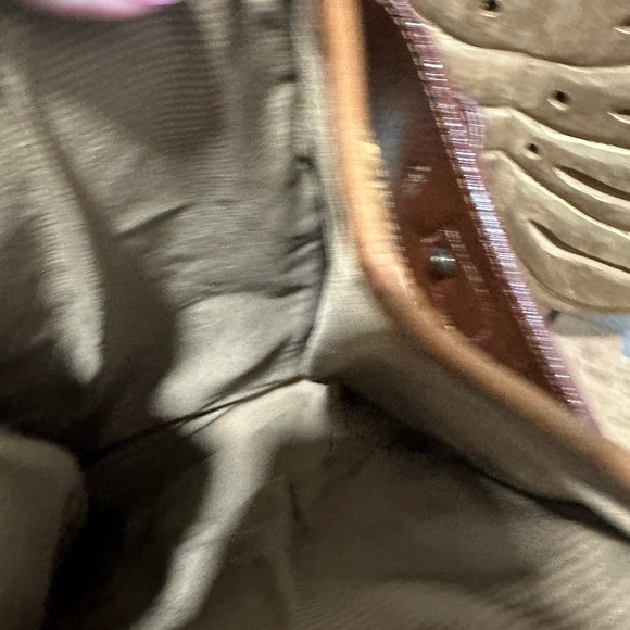 LAND Leather Goods Sling Bag Made in Columbia 100% Leather EUC - Picture 4 of 6